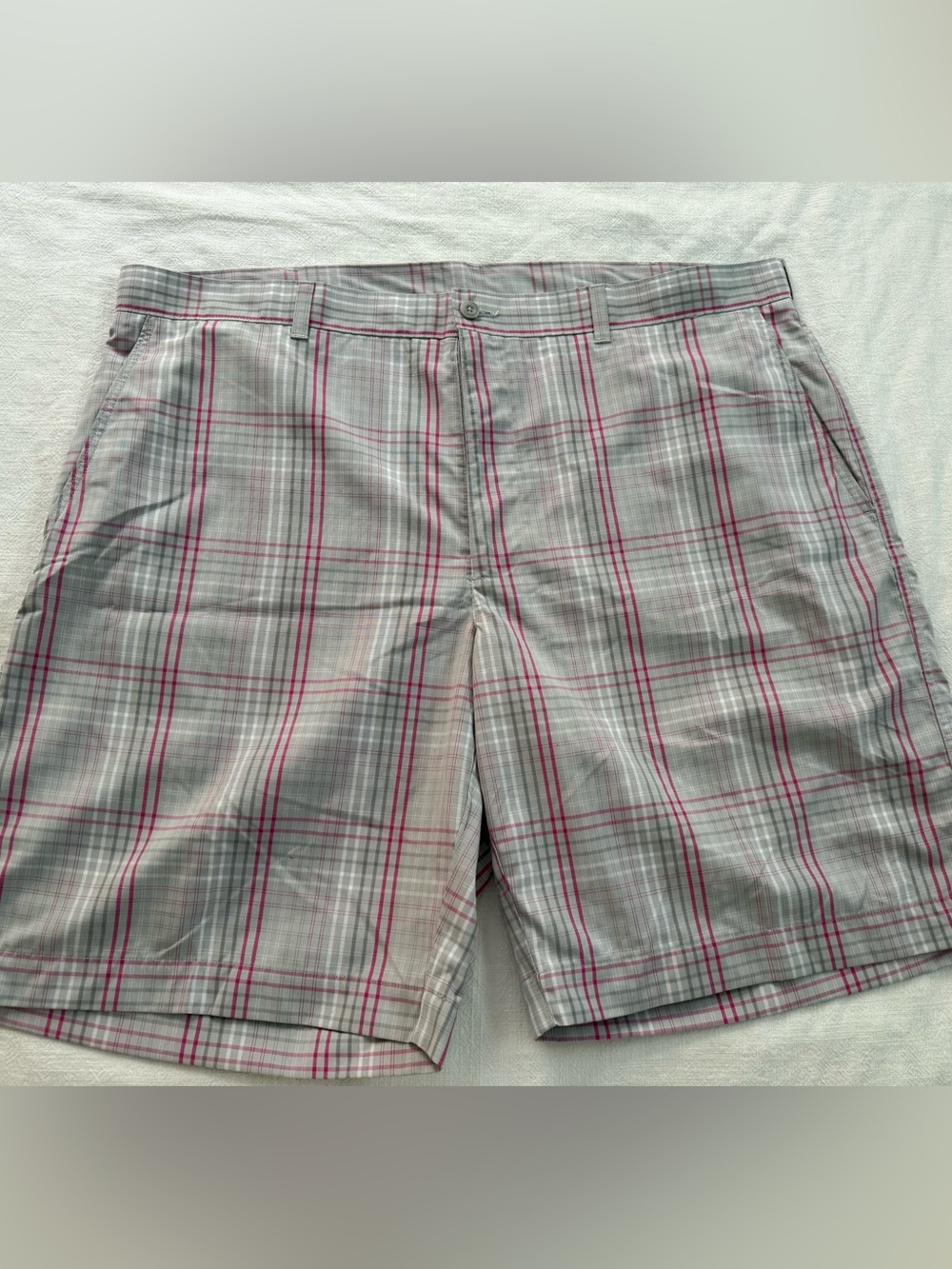 PGA Tour Men's Plaid Golf Shorts - Gray with Pink Stripe